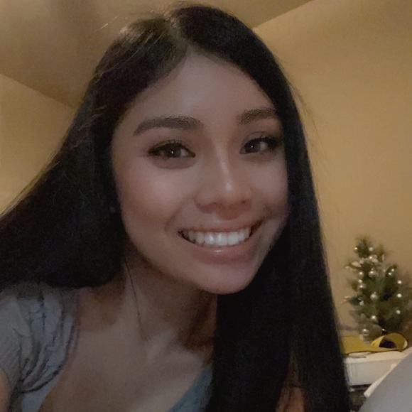 Meet your Posher, Katelyn - Picture 1 of 1